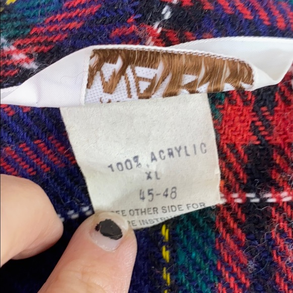 VINTAGE: Plaid Flannel Robe - Picture 10 of 10